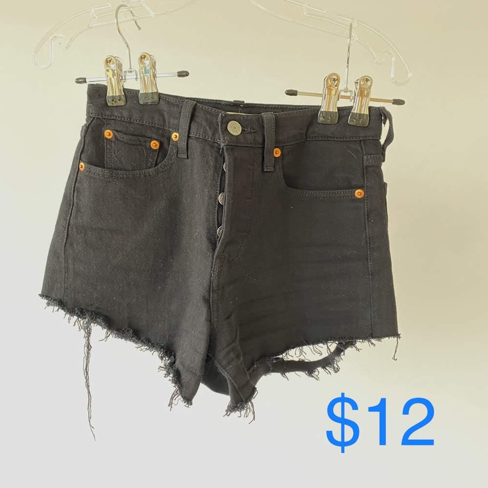 Shorts, Black, Wedgie Straight, Levi’s, Size 26